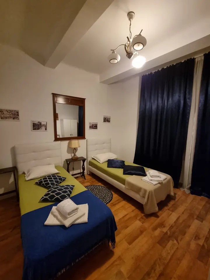 Golden Villa - Imagine 3