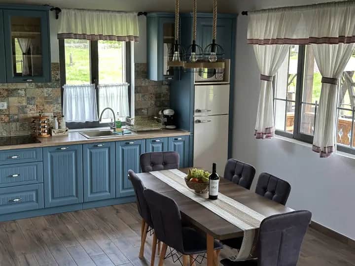 Old Cottage - Imagine 4