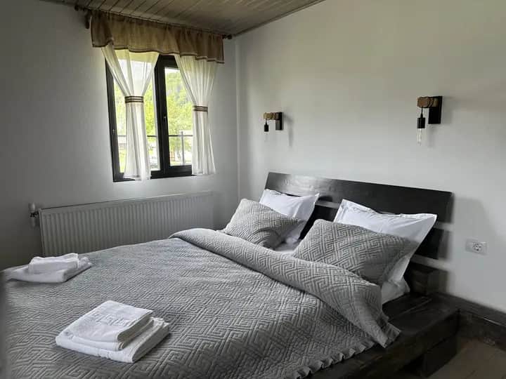 Old Cottage - Imagine 5