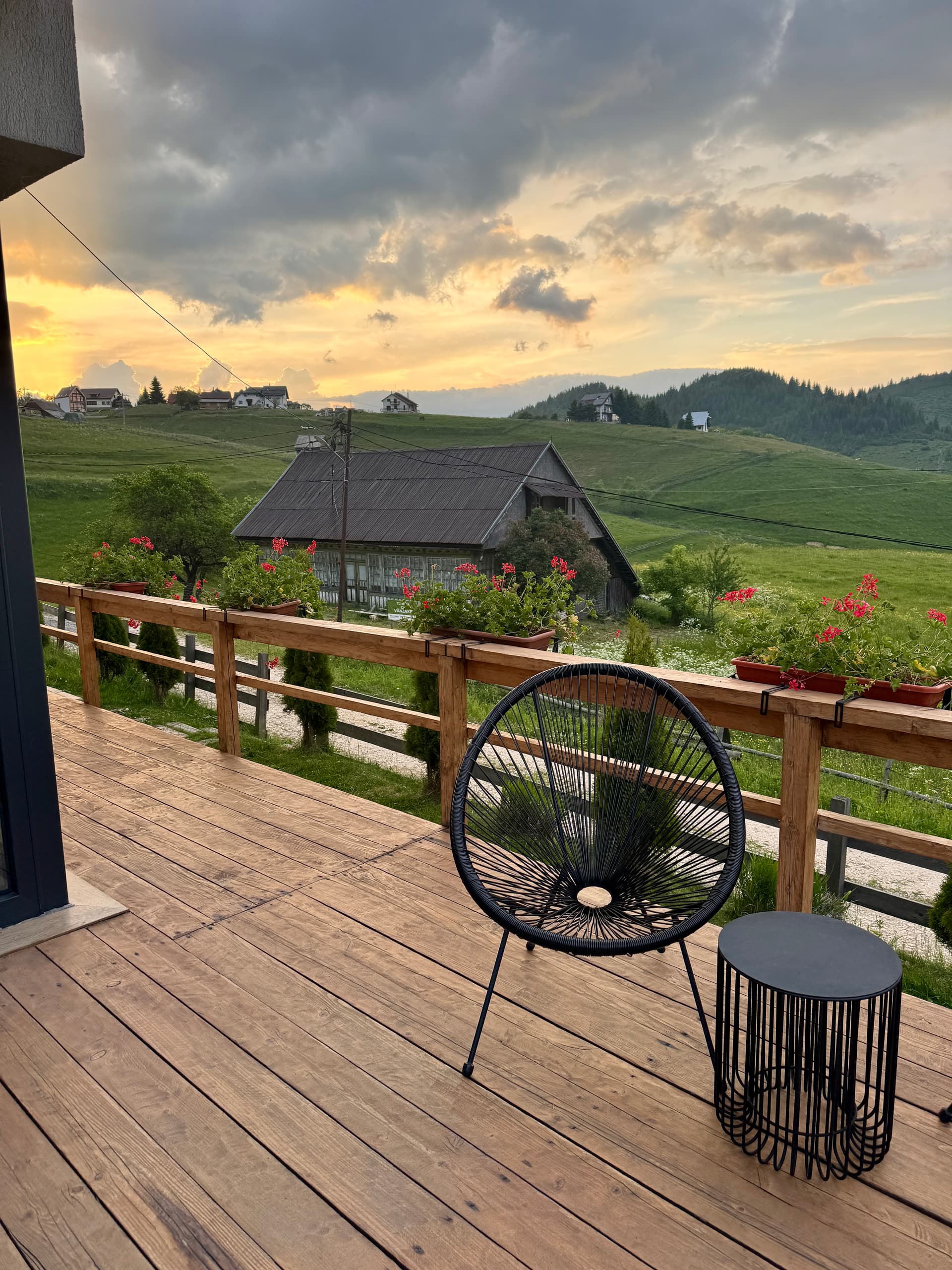 Casa de Sub Munte Fundata - Imagine 4