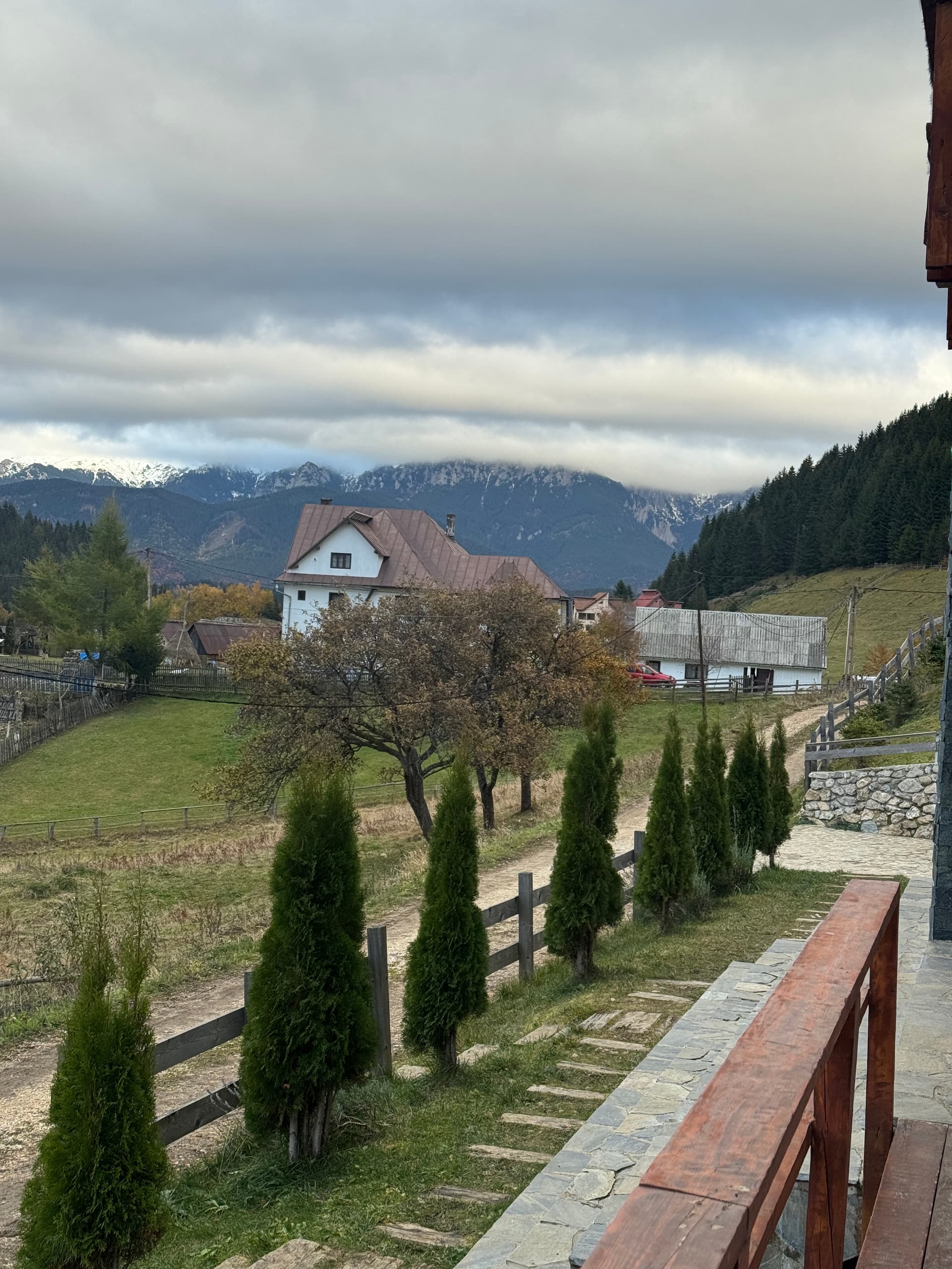 Casa de Sub Munte Fundata - Imagine 14