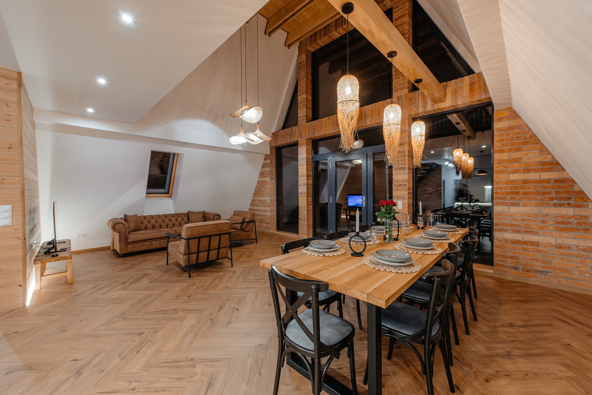 Black Raven Cabin - Imagine 3