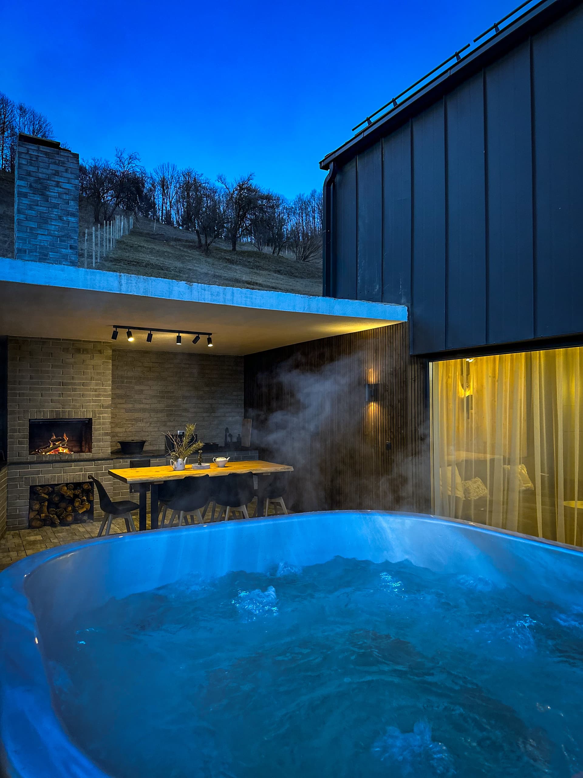 Aftăr Hills - Imagine 2